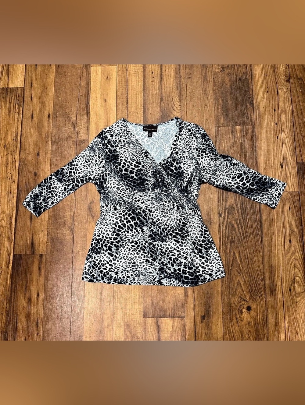Dana Bachman Animal Print blouse in White & Black Size XL